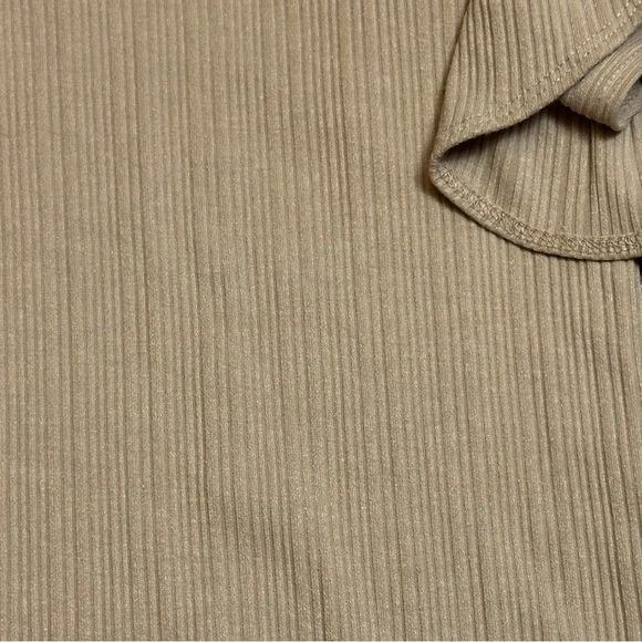 MIOU MUSE Ribbed Ruffle Sleeve Top - Picture 5 of 9